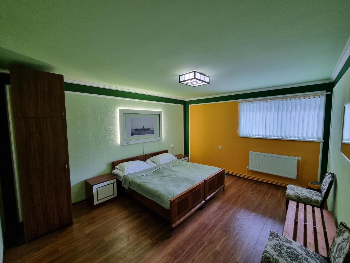 Hrachy Mot Hostel Gyumri Exterior photo